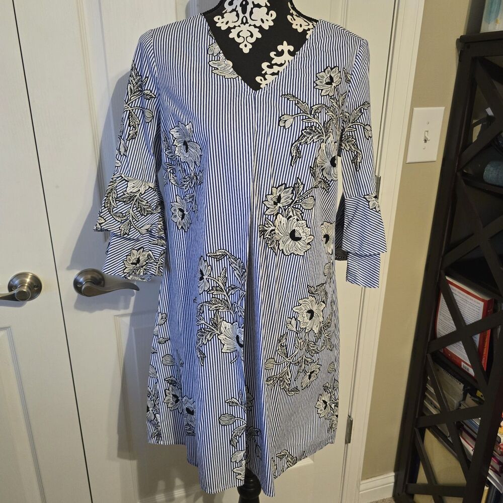 Signature Studio Blue Striped Floral Print Lightweight Dress Size Small Ruffle